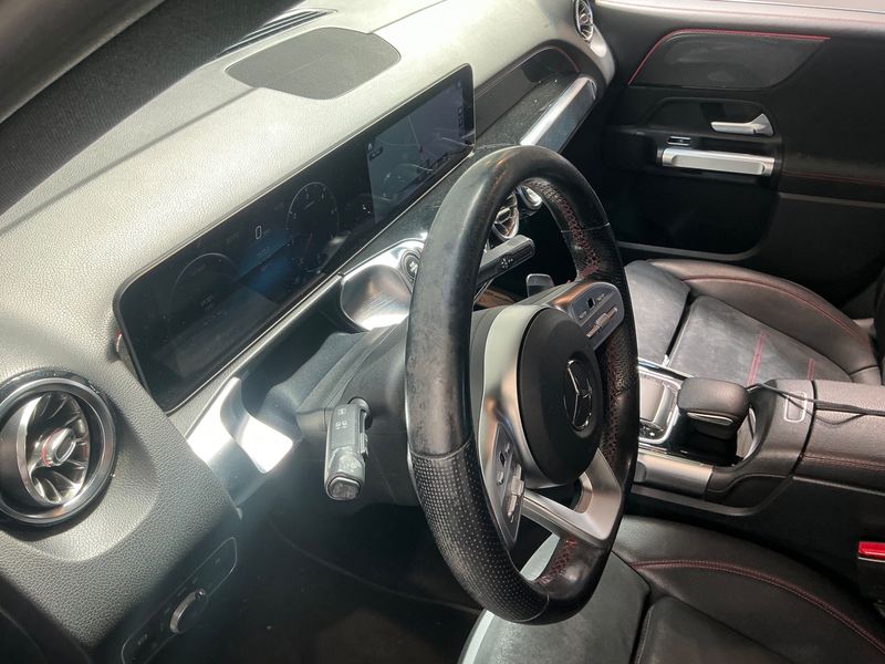 Mercedes-Benz GLB-Klasse GLB 180 d AMG Line 2021 – снимка 33