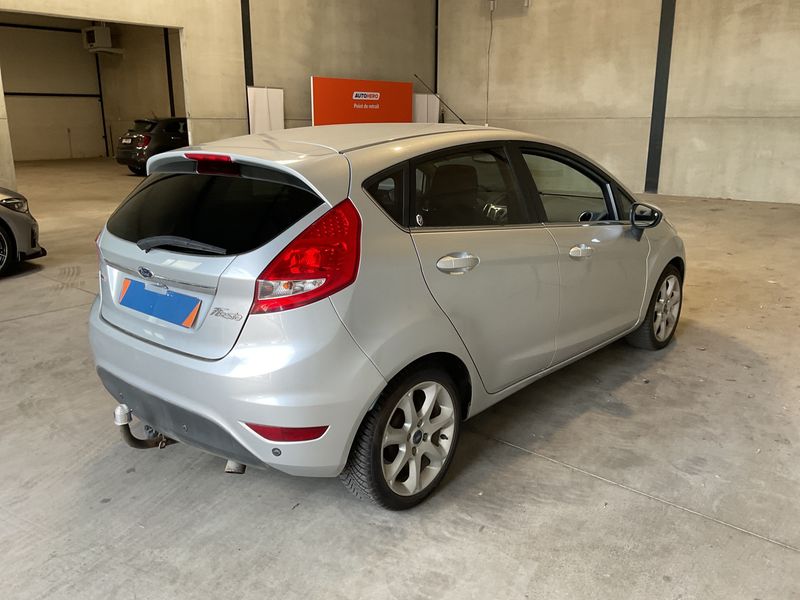 Ford Fiesta 1.6 TDCi Ghia 2009 – снимка 2