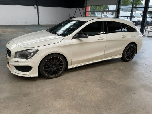 Mercedes-Benz CLA-Klasse CLA 200 Shooting Brake Orange Art Edition AMG Line 2015 – снимка 2