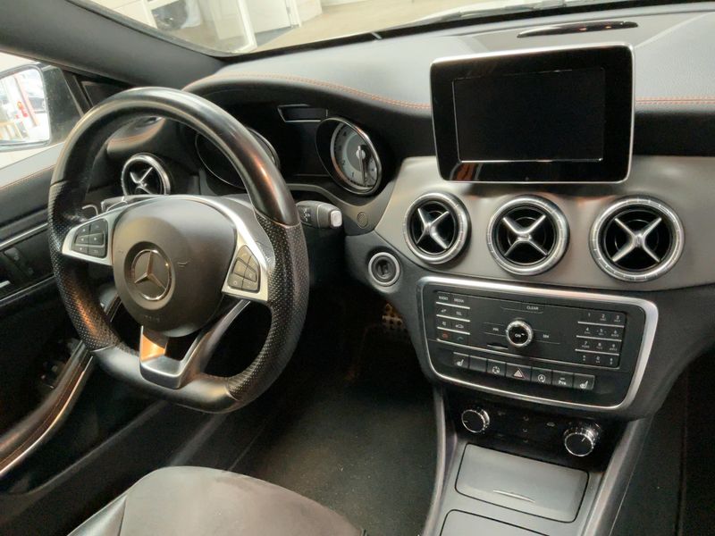 Mercedes-Benz CLA-Klasse CLA 200 Shooting Brake Orange Art Edition AMG Line 2015 – снимка 17