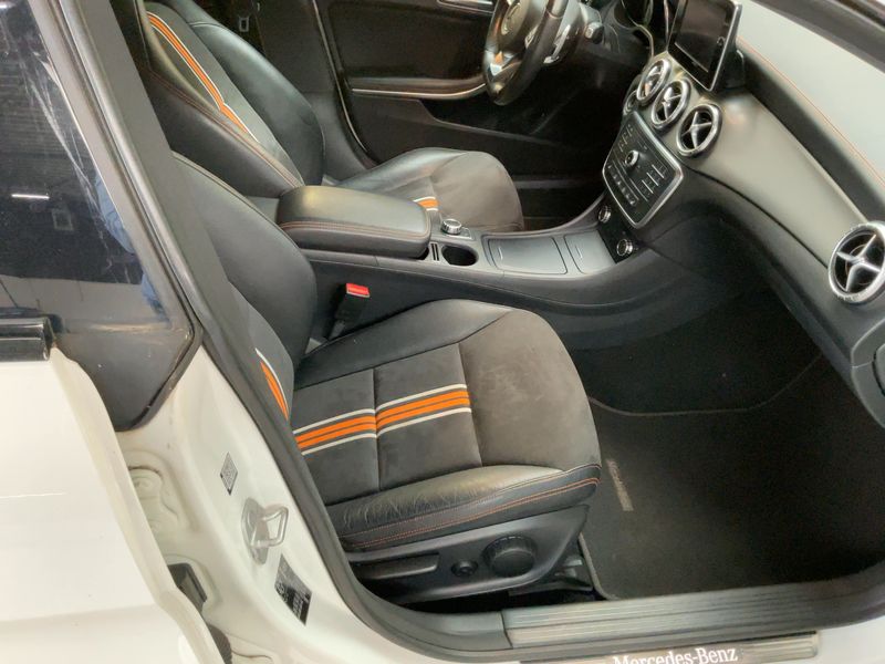 Mercedes-Benz CLA-Klasse CLA 200 Shooting Brake Orange Art Edition AMG Line 2015 – снимка 16