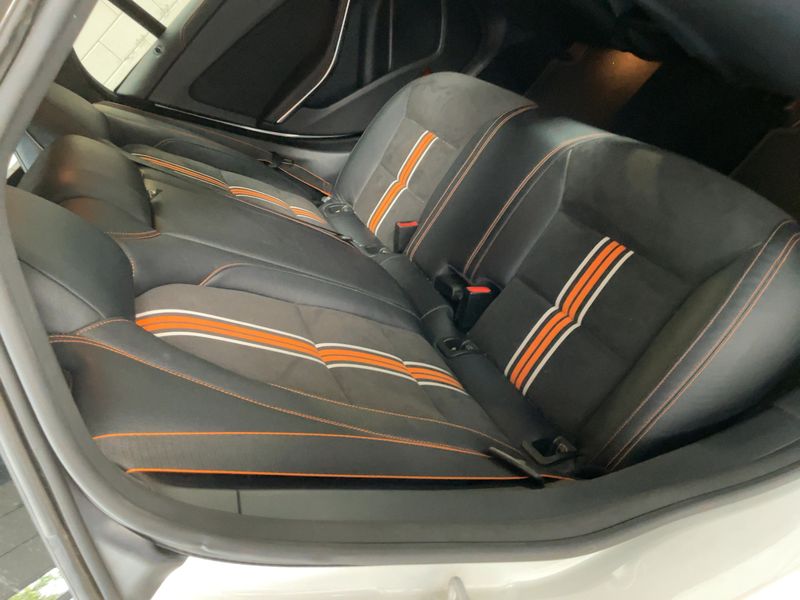 Mercedes-Benz CLA-Klasse CLA 200 Shooting Brake Orange Art Edition AMG Line 2015 – снимка 19