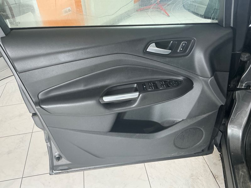 Ford Kuga 2.0 TDCi Titanium 2015 – снимка 25