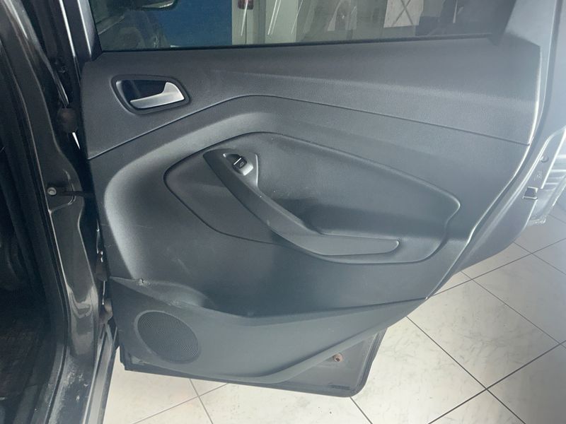 Ford Kuga 2.0 TDCi Titanium 2015 – снимка 29