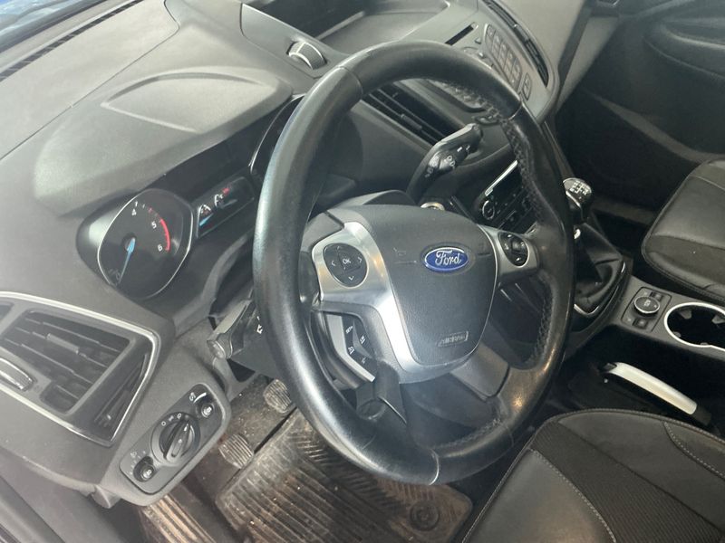 Ford Kuga 2.0 TDCi Titanium 2015 – снимка 26