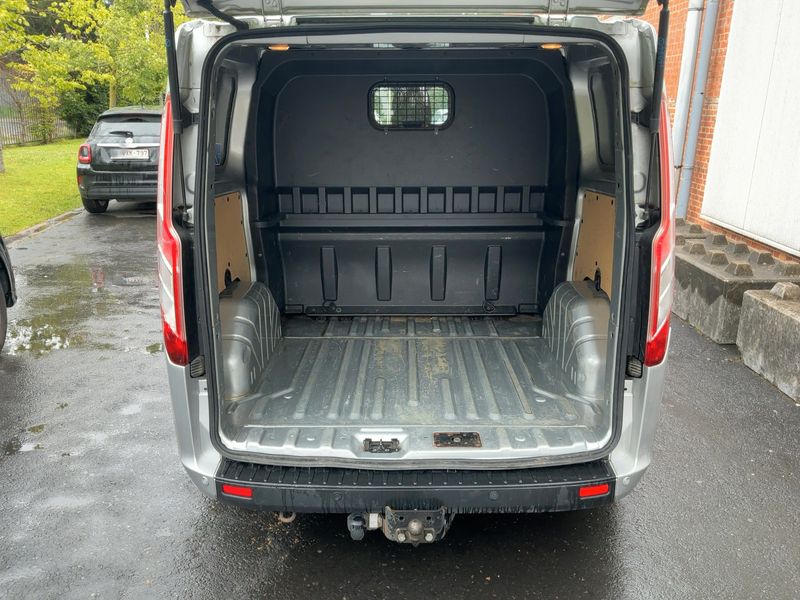 Ford Transit 2.0 TDCi 310 L1 Tourneo Titanium 2021 – снимка 15