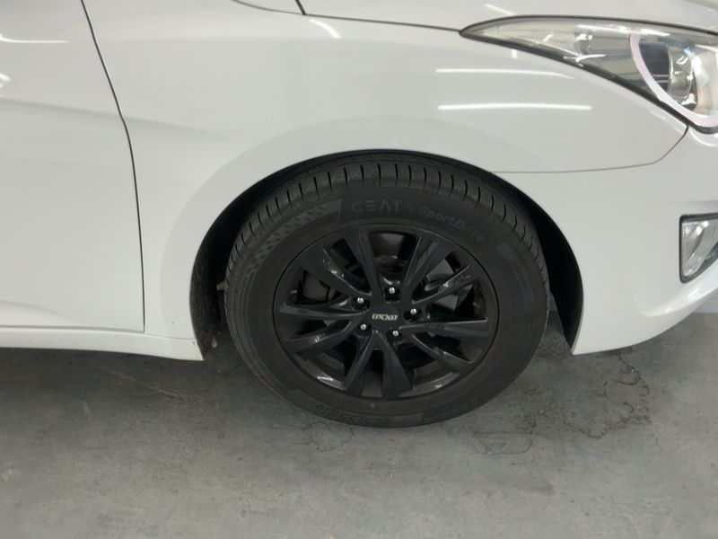 Hyundai i40 1.6 FIFA World Cup Edition 2014 – снимка 11