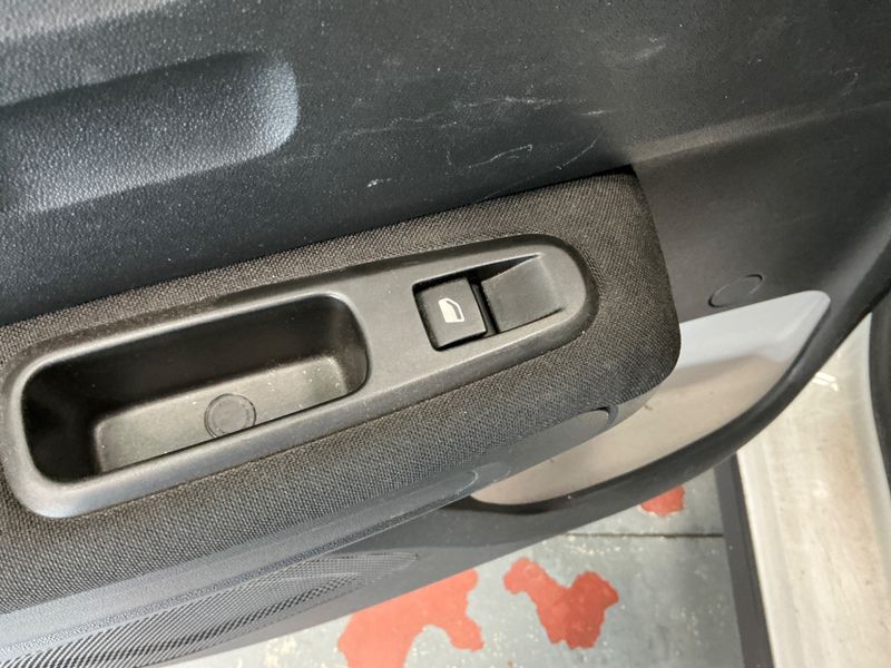 Citroen C3 1.6 Blue-HDi Société Feel Business R 2018 – снимка 23