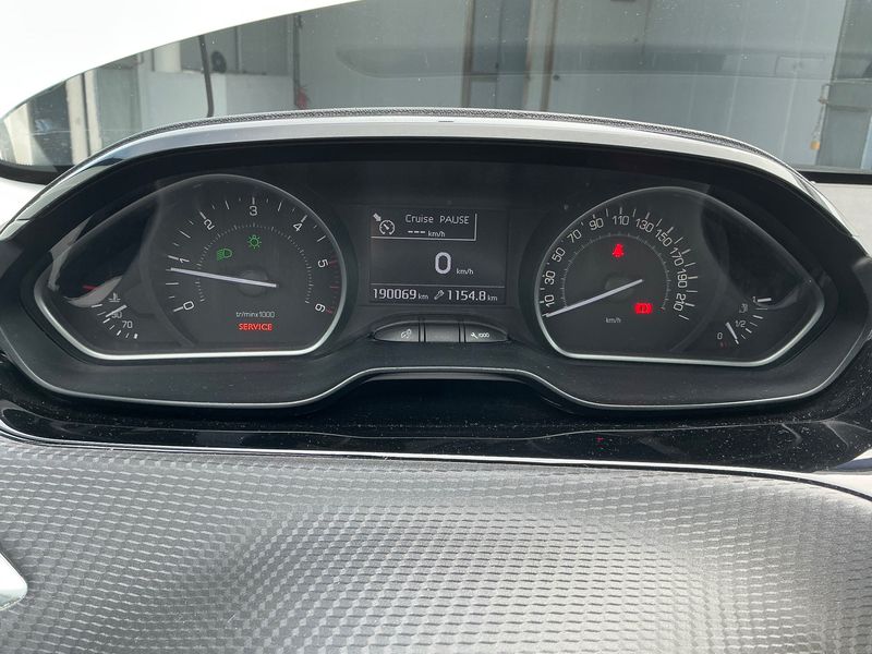 Peugeot 208 1.6 Blue-HDi Allure 2016 – снимка 18