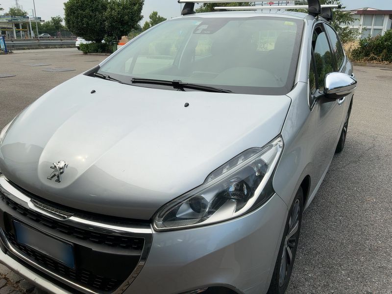 Peugeot 208 1.6 Blue-HDi Allure 2016 – снимка 2