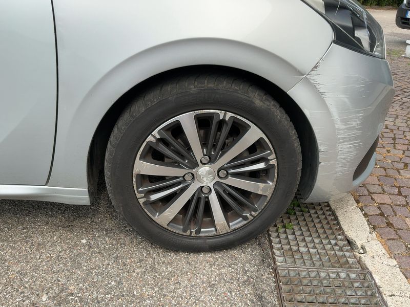 Peugeot 208 1.6 Blue-HDi Allure 2016 – снимка 11