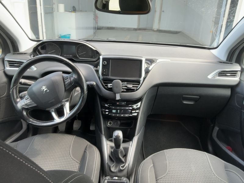 Peugeot 208 1.6 Blue-HDi Allure 2016 – снимка 17