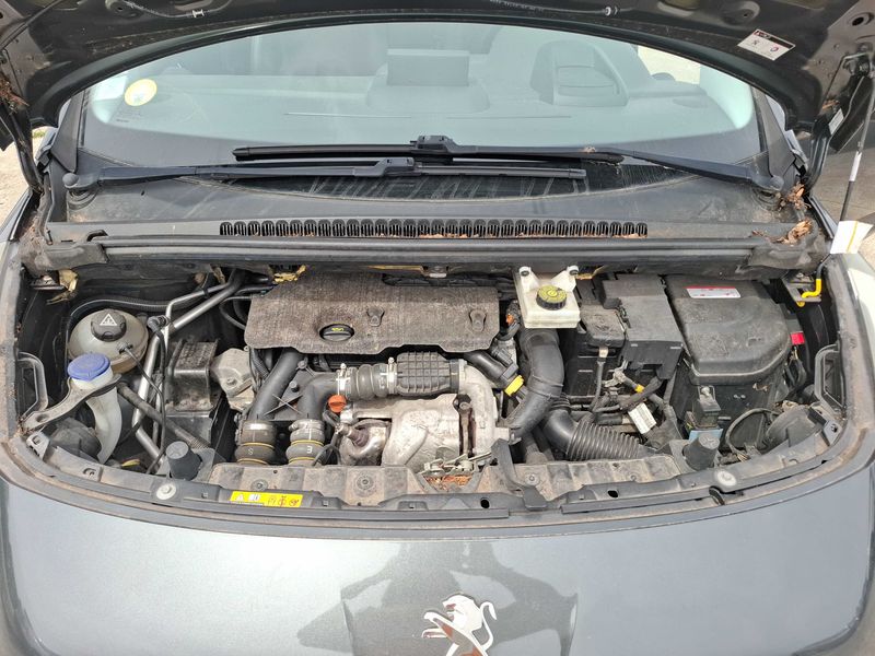 Peugeot 3008 1.6 e-HDi Allure 2015 – снимка 8