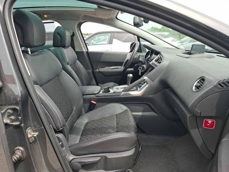 Peugeot 3008 1.6 e-HDi Allure 2015 – снимка 10