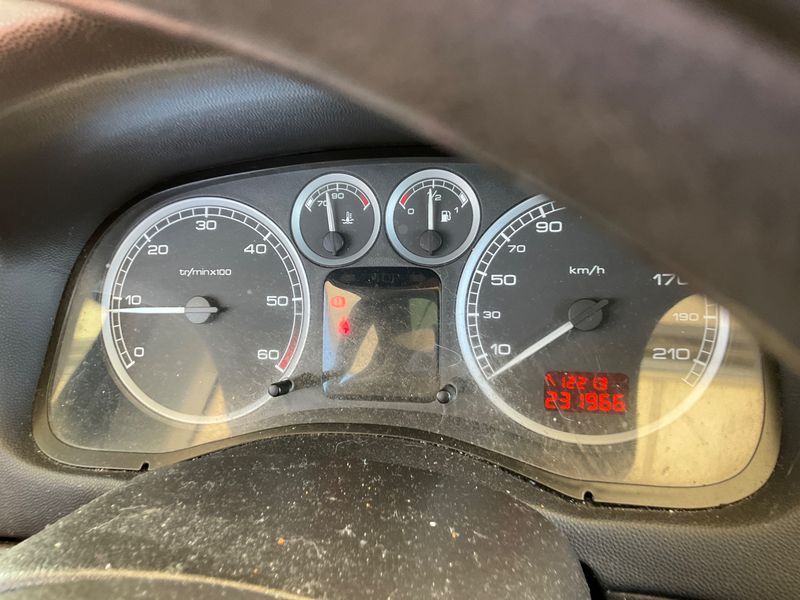Peugeot 307 2.0 HDi SW Clim 2004 – снимка 4