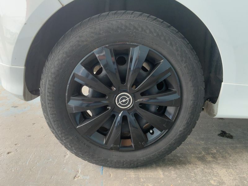 Opel Corsa 1.4 Color Edition 2018 – снимка 9