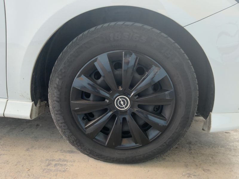Opel Corsa 1.4 Color Edition 2018 – снимка 11