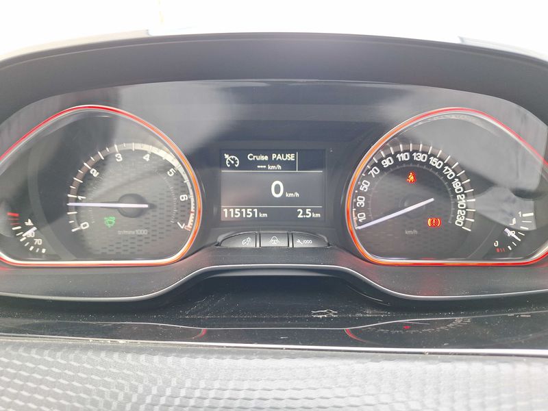 Peugeot 2008 1.2 PureTech GT Line 2017 – снимка 12