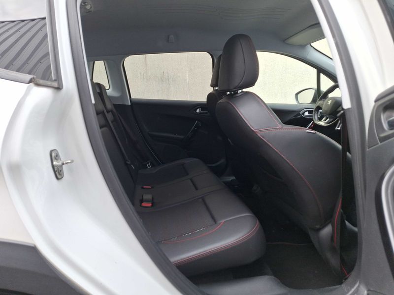 Peugeot 2008 1.2 PureTech GT Line 2017 – снимка 14
