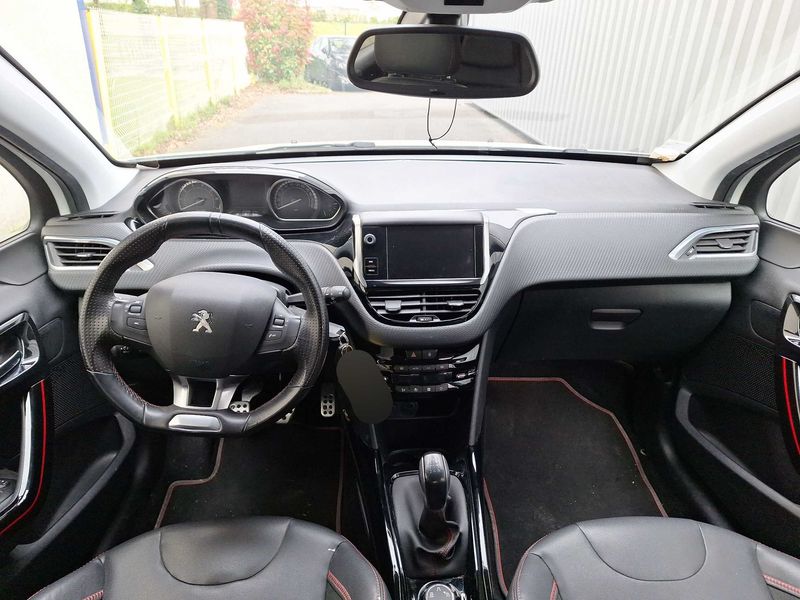 Peugeot 2008 1.2 PureTech GT Line 2017 – снимка 11