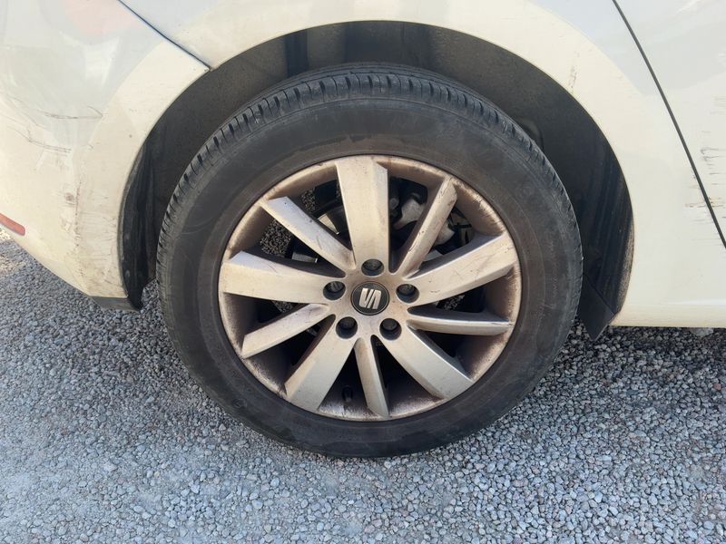 Seat Leon 1.6 TDI Reference Plus 2014 – снимка 9