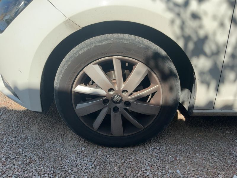 Seat Leon 1.6 TDI Reference Plus 2014 – снимка 3