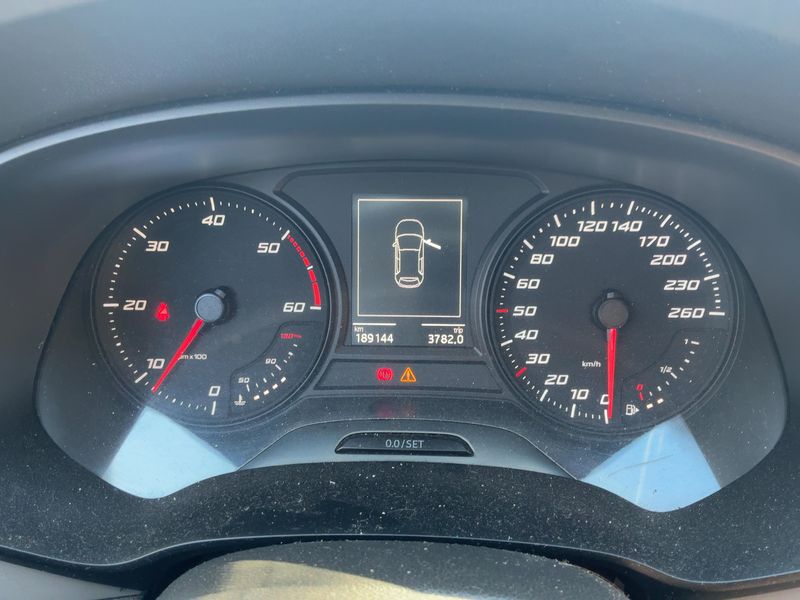 Seat Leon 1.6 TDI Reference Plus 2014 – снимка 18