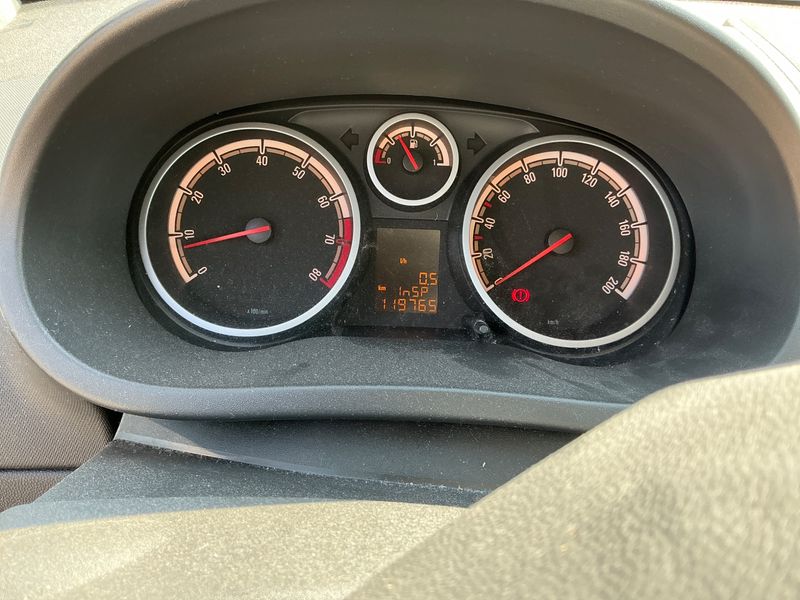 Opel Corsa 1.4 Edition "111 Jahre" 2010 – снимка 4