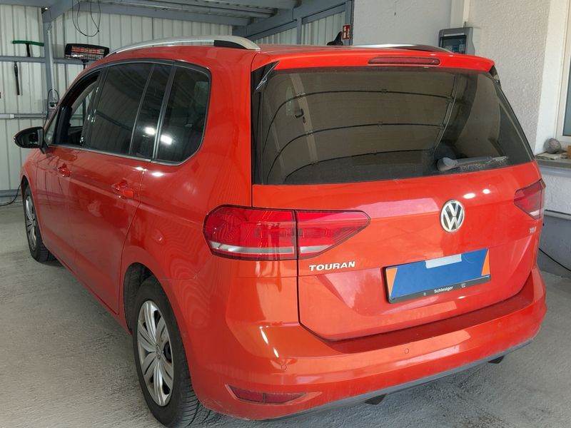 Volkswagen Touran 1.6 TDI Sound BlueMotion Tech 2017 – снимка 6