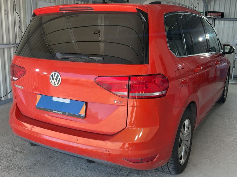 Volkswagen Touran 1.6 TDI Sound BlueMotion Tech 2017 – снимка 8
