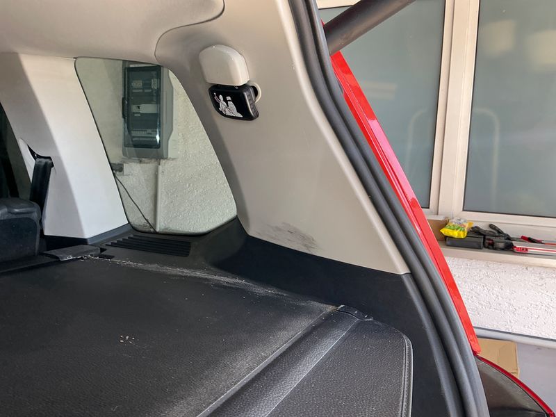 Volkswagen Touran 1.6 TDI Sound BlueMotion Tech 2017 – снимка 30