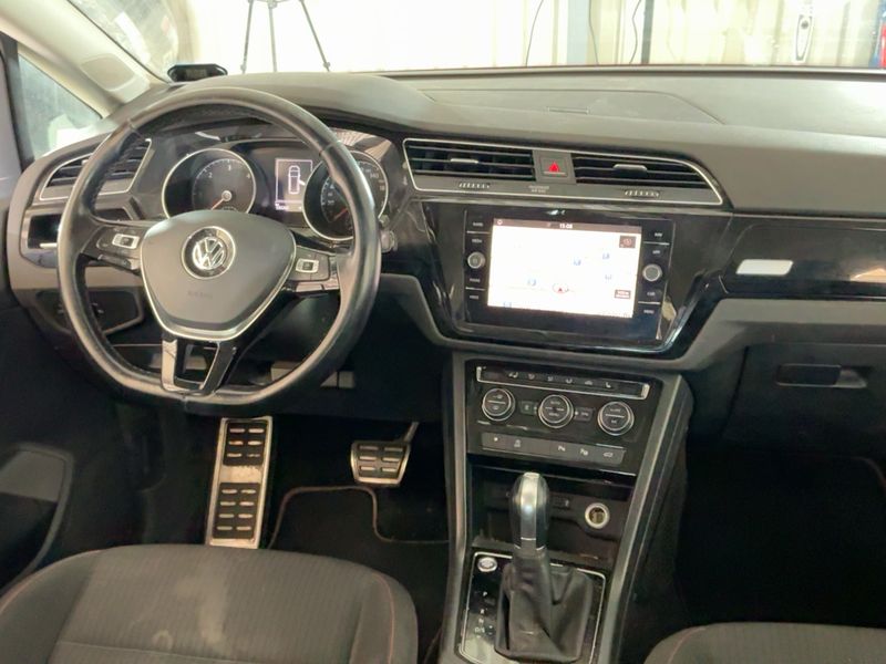 Volkswagen Touran 1.6 TDI Sound BlueMotion Tech 2017 – снимка 17