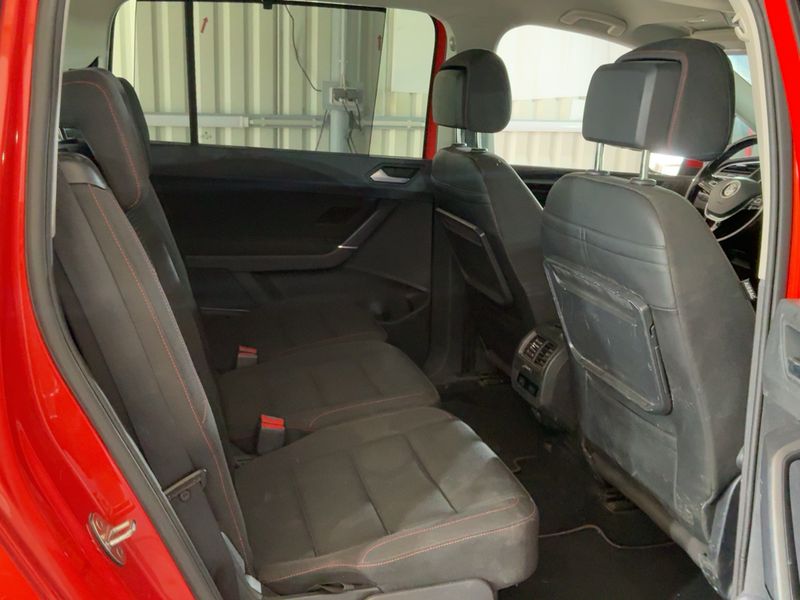 Volkswagen Touran 1.6 TDI Sound BlueMotion Tech 2017 – снимка 19