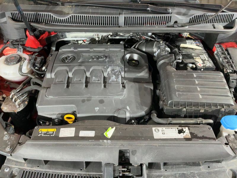 Volkswagen Touran 1.6 TDI Sound BlueMotion Tech 2017 – снимка 29