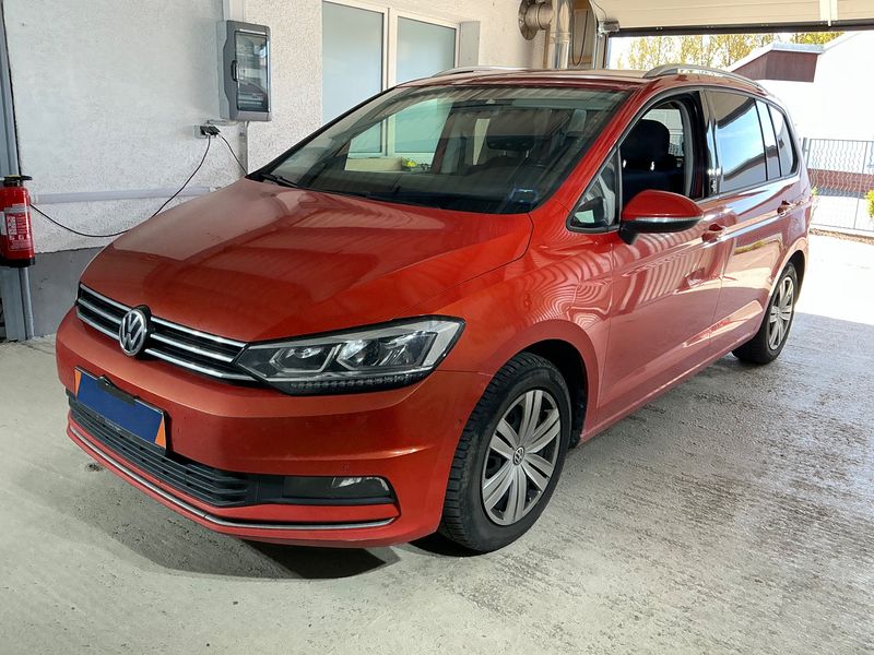 Volkswagen Touran 1.6 TDI Sound BlueMotion Tech 2017 – снимка 1