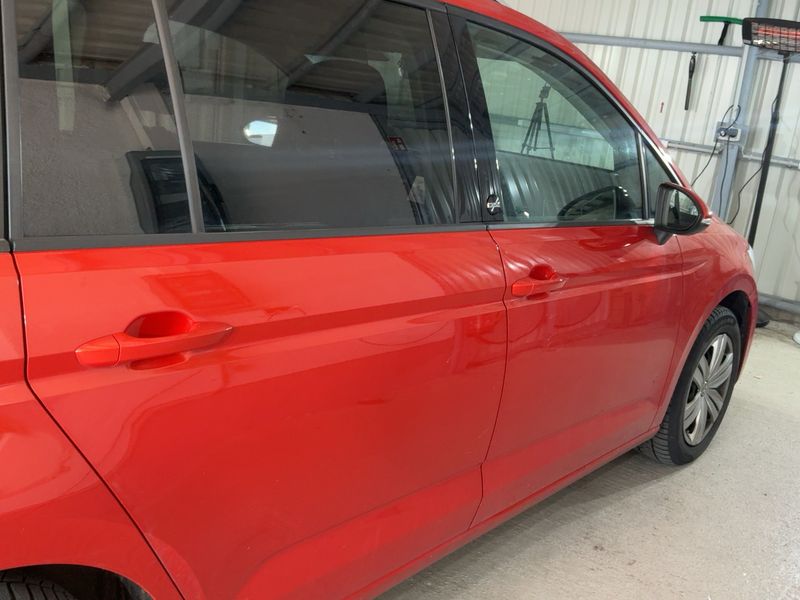 Volkswagen Touran 1.6 TDI Sound BlueMotion Tech 2017 – снимка 10