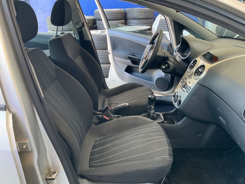 Opel Corsa 1.2 Enjoy 2009 – снимка 3