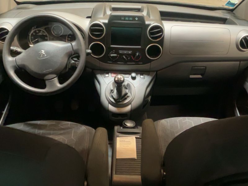 Peugeot Partner 1.2 e-THP Active 2017 – снимка 17