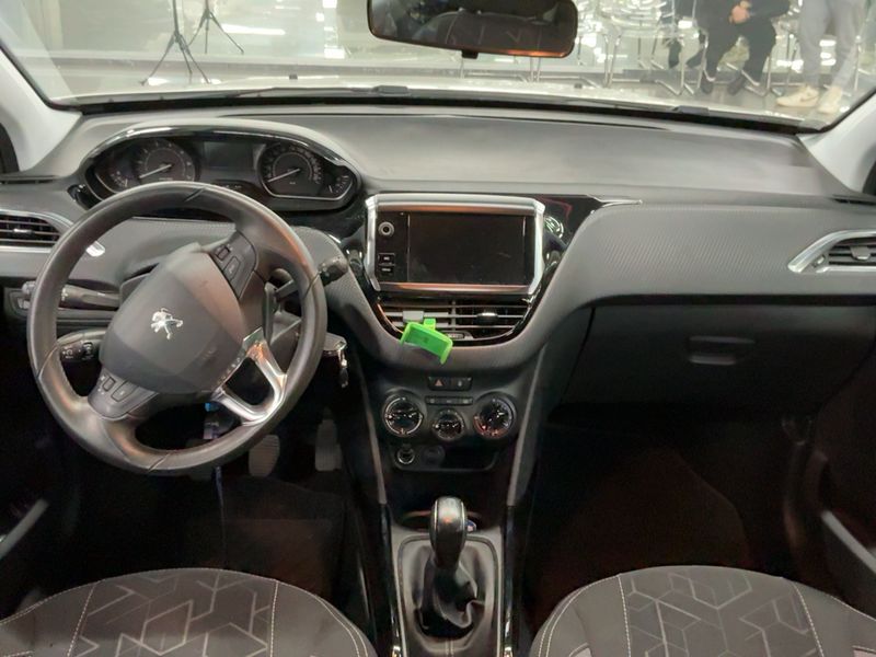 Peugeot 2008 1.2 e-VTi Active 2019 – снимка 17