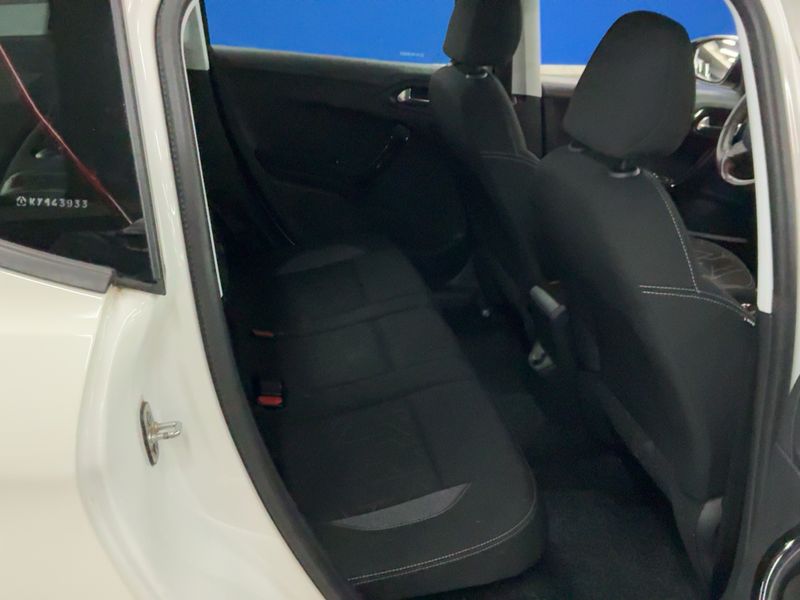 Peugeot 2008 1.2 e-VTi Active 2019 – снимка 19