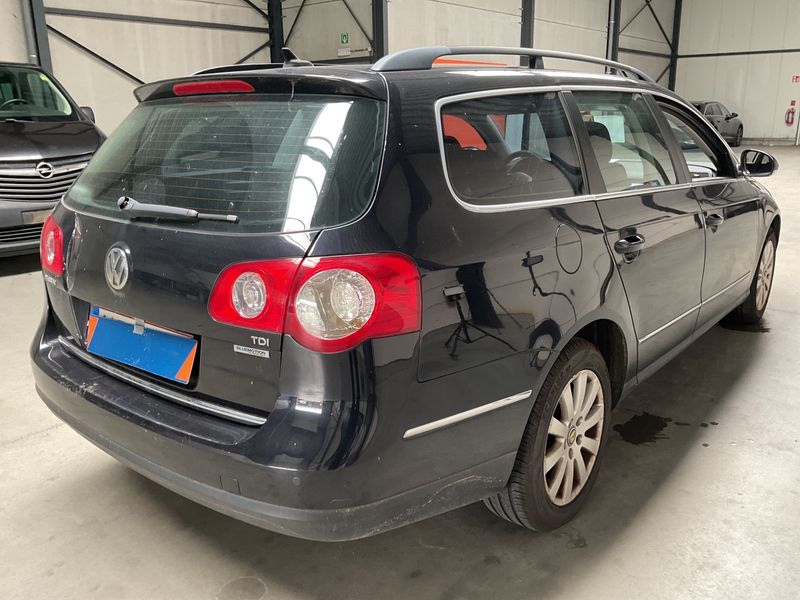Volkswagen Passat 2.0 TDI Comfortline BlueMotion Tech 2009 – снимка 2