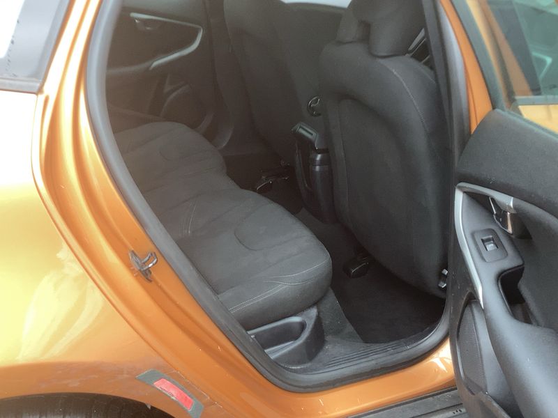 Volvo V40 Cross Country 1.6 D2 2013 – снимка 19