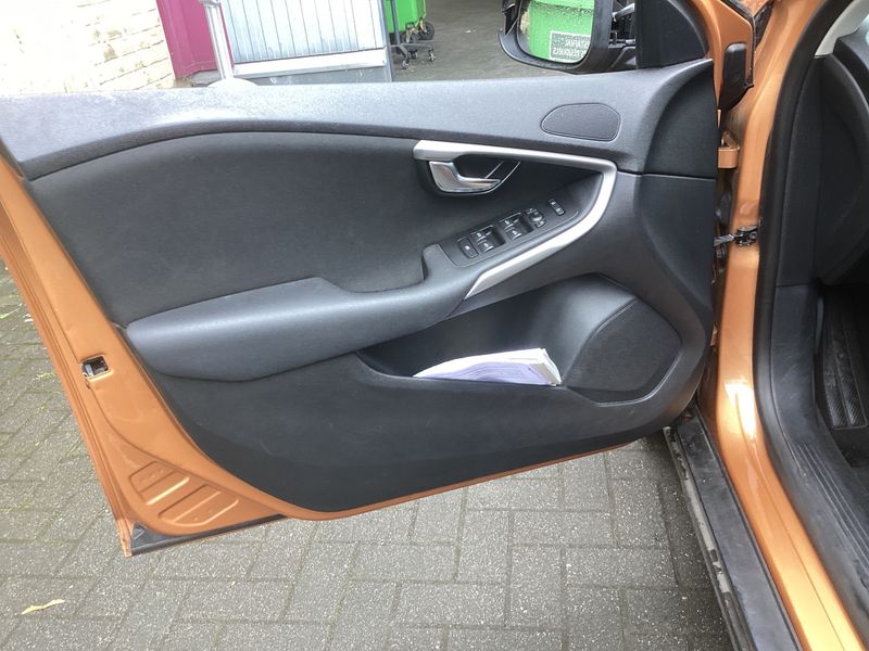 Volvo V40 Cross Country 1.6 D2 2013 – снимка 31