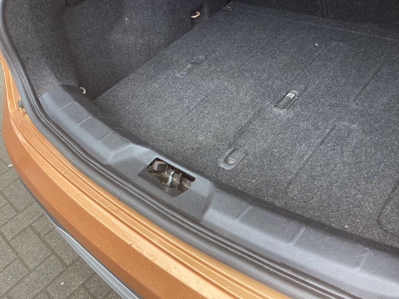 Volvo V40 Cross Country 1.6 D2 2013 – снимка 32