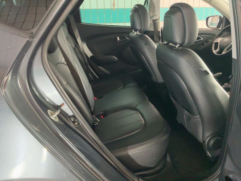 Hyundai ix35 1.7 CRDi Classic 2WD 2011 – снимка 19