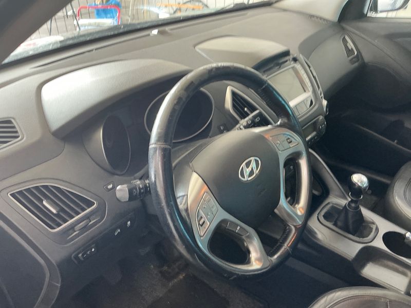 Hyundai ix35 1.7 CRDi Classic 2WD 2011 – снимка 39