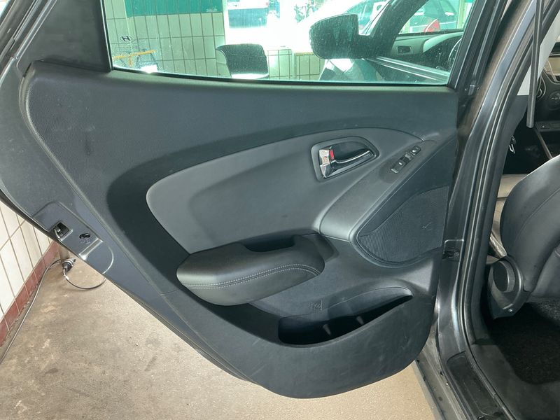 Hyundai ix35 1.7 CRDi Classic 2WD 2011 – снимка 31