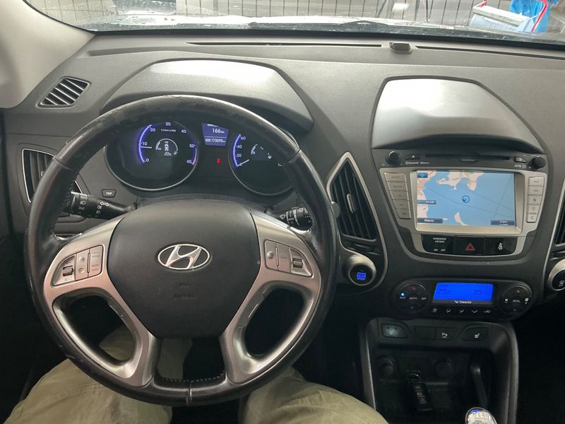 Hyundai ix35 1.7 CRDi Classic 2WD 2011 – снимка 17