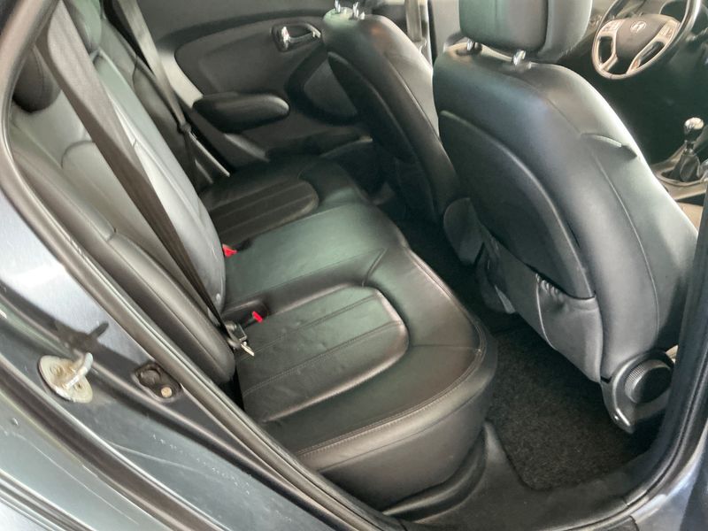 Hyundai ix35 1.7 CRDi Classic 2WD 2011 – снимка 37