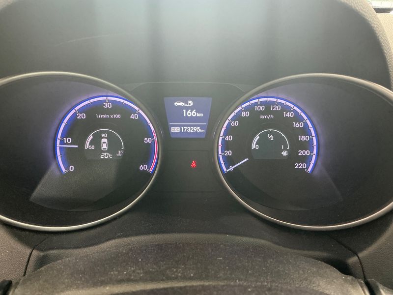 Hyundai ix35 1.7 CRDi Classic 2WD 2011 – снимка 18